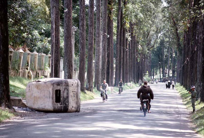 Đường Chu Mạnh Trinh năm 1963, sau cuộc đảo chính. Photo by Pete Komada